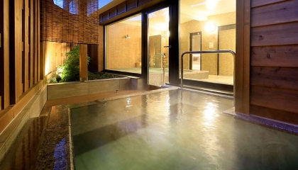 Indoor onsen
